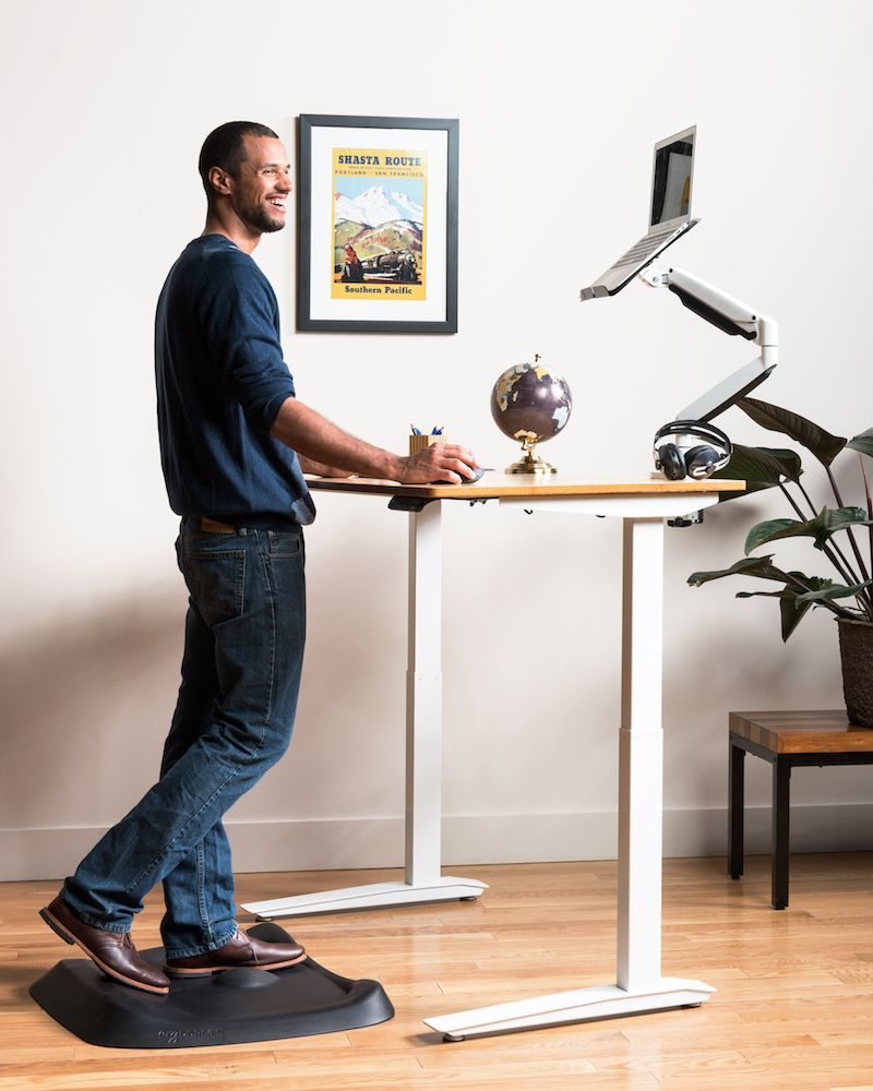 Ergodriven Topo Review: An Anti-Fatigue Standing Desk Mat